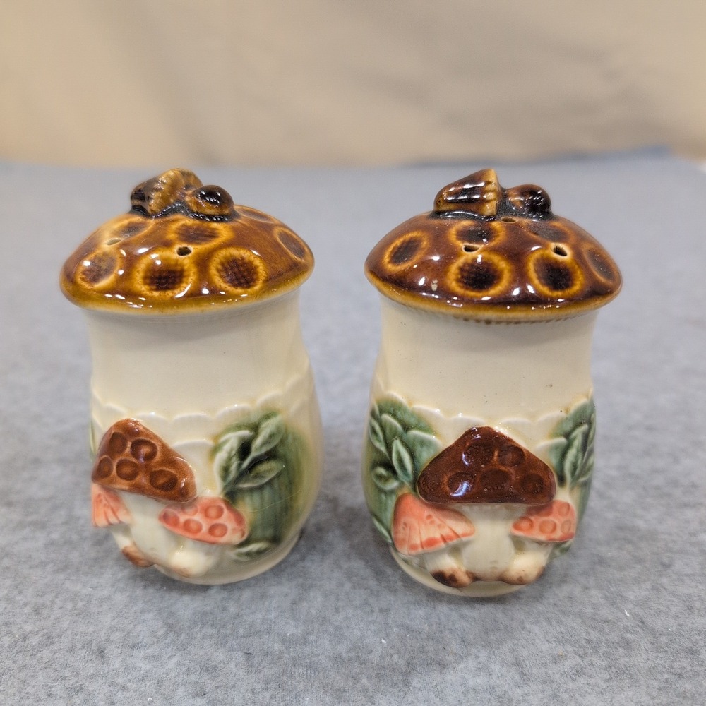 Vintage Mushroom Ceramic Napkin Holder Salt and Pepper Shakers Set Made in Japan - Picture 3 of 10